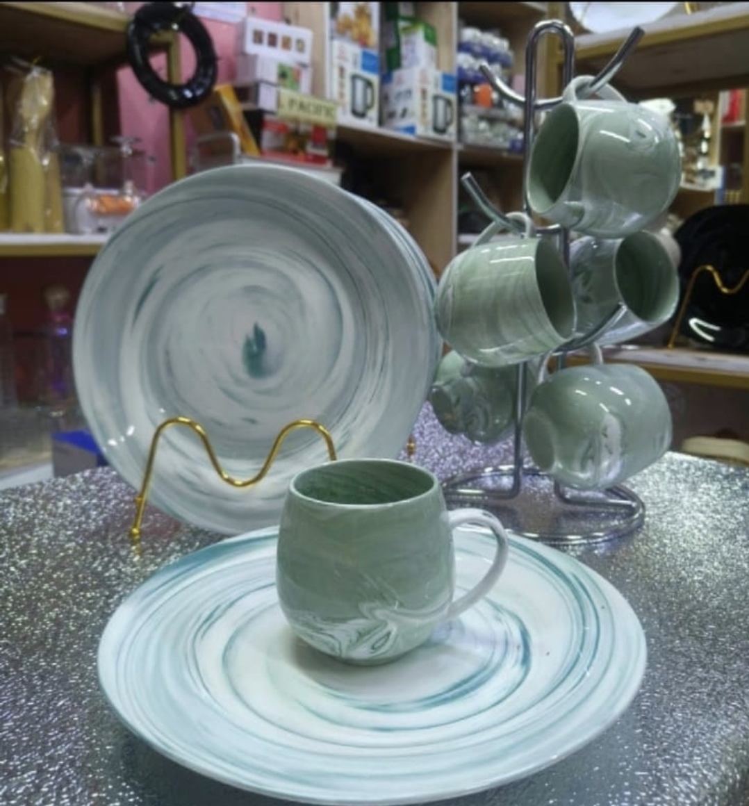 Classic 12-Piece Ceramic Dining Set – 6 Plates & 6 Mugs